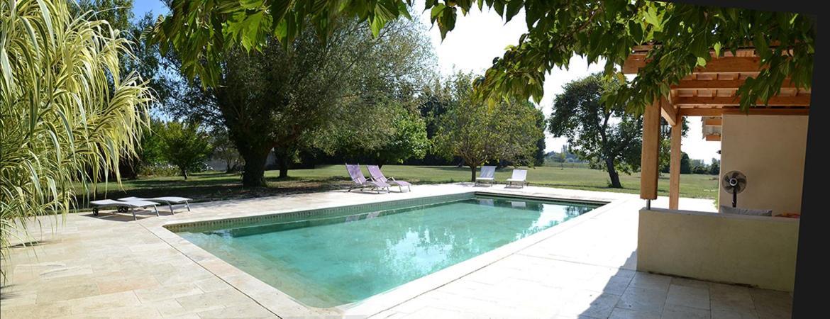 Chambres D Hotes De Charme Dans Mas La Souvine Du 17Eme, Chambres Climatisees Bédarrides Εξωτερικό φωτογραφία